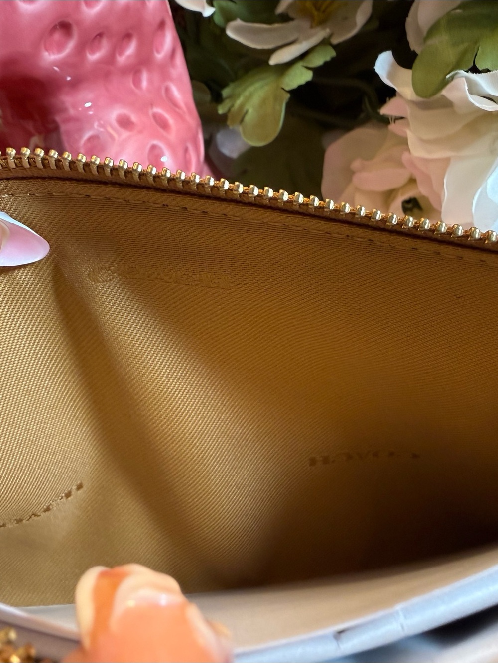 Coach Pebbled Leather Wristlet in Tan with Gold 'C' - Picture 5 of 6